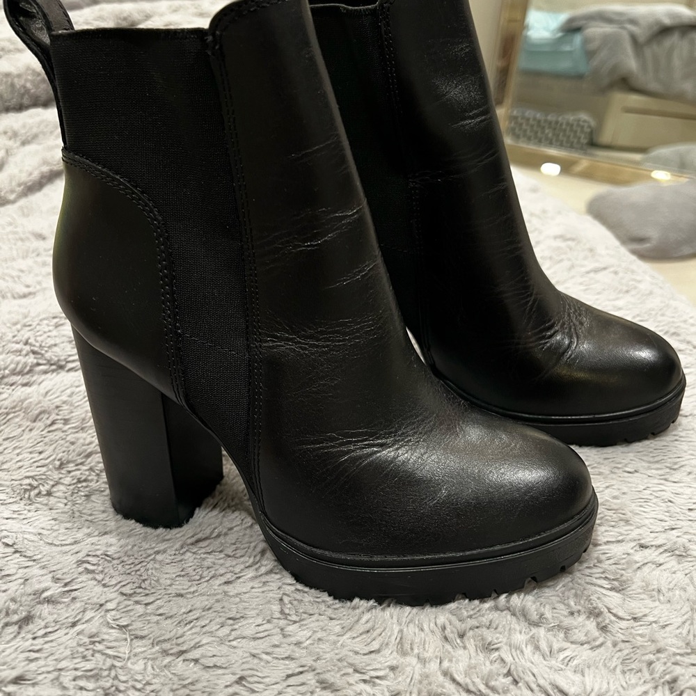 Steve Madden boots never worn!